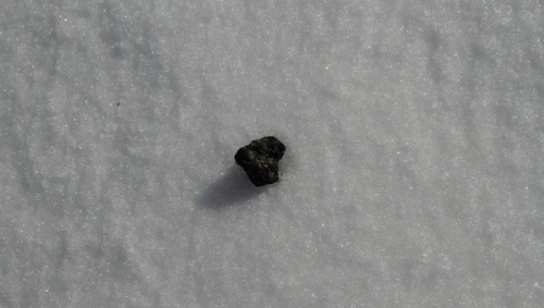 俄科学家发现陨石碎片 确认为普通球类陨星