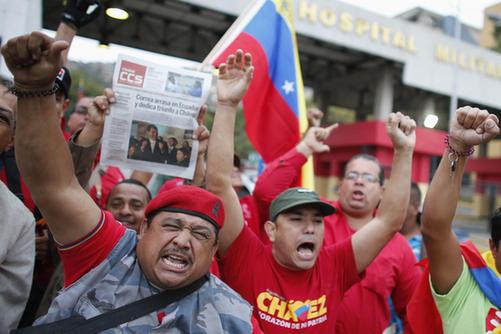查韦斯回到委内瑞拉 民众当街庆祝政要表示欢迎