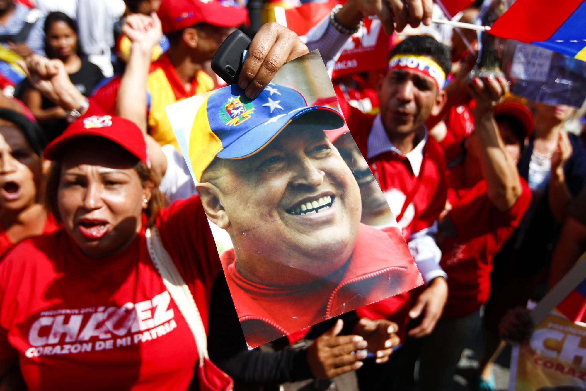 查韦斯返回委内瑞拉 民众欢欣鼓舞政治前景不明朗