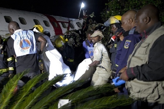 刚果(金)客机坠毁至少30人死亡