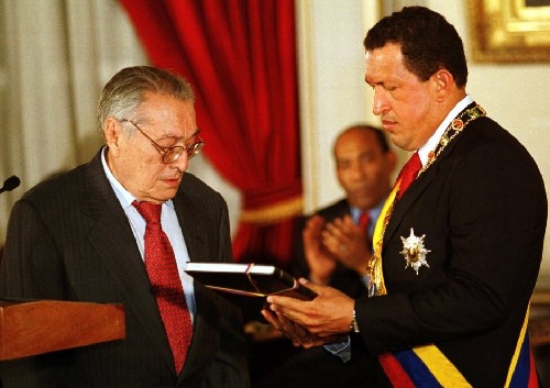 委内瑞拉总统查韦斯逝世 旧照回顾精彩一生