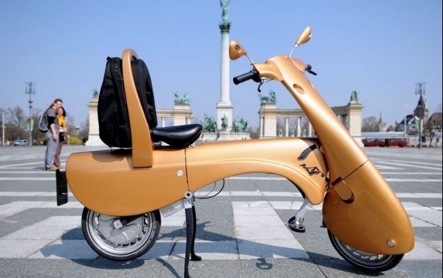 匈牙利研制可折叠电动摩托车 免除抢车位尴尬很环保