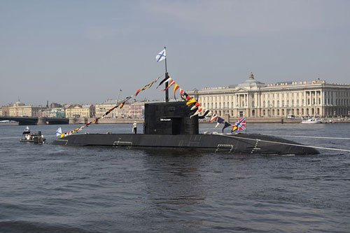 中俄签署采购24架苏35战机与4艘拉达级潜艇合同