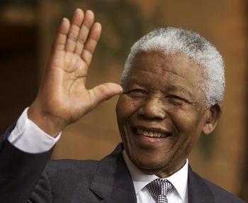 南非前总统曼德拉因肺部感染再次入院治疗