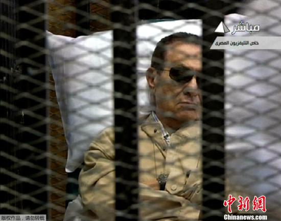 埃及前总统穆巴拉克抵达开罗法院接受重申