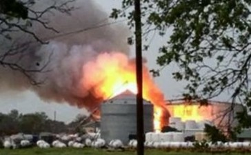 白宫密切关注化肥厂爆炸案 两名<SPAN>应急管理系统</SPAN>人员死亡
