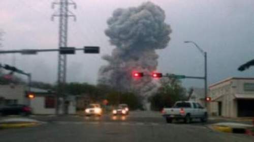 美国得州化肥厂爆炸已致200多人受伤 多名消防员失踪