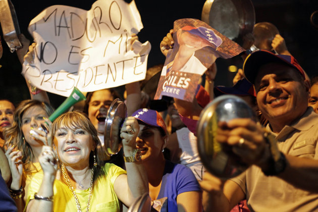 马杜罗获南美国家支持将宣誓就职 委政府重审选票