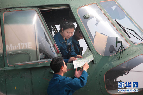 成空抗震姐妹花奋战一线 曾是歼击机飞行员