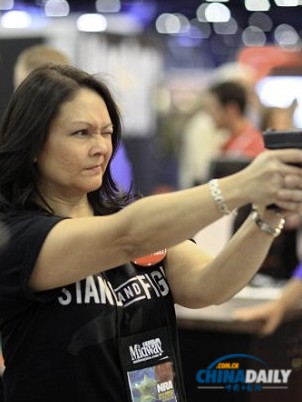 美国步枪协会展出带枪袋胸罩 或为赢得女性支持