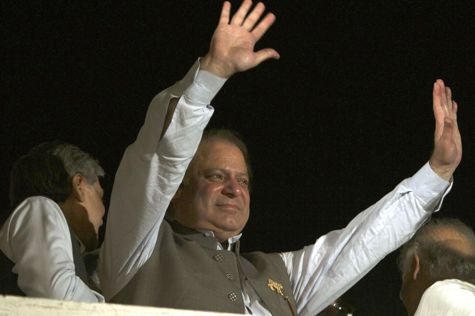 谢里夫宣布赢得巴基斯坦大选 袭击连连难挡选民热情