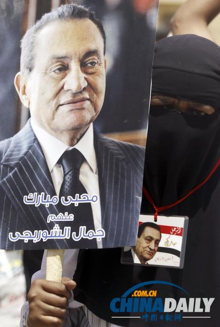 穆巴拉克再次出庭首对媒体发声