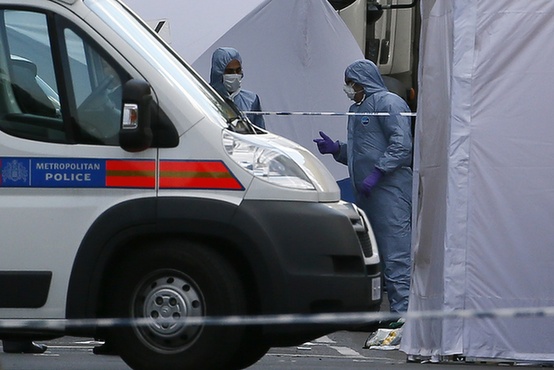 伦敦发生疑似恐怖袭击1人死亡 英相立即回国