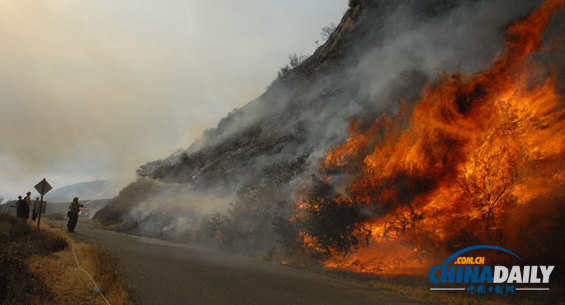 加州爆发森林大火 5000多人被迫撤离