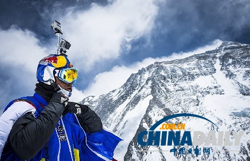 俄罗斯勇士海拔7220米定点跳伞征服珠峰破纪录
