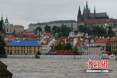 捷克洪灾8人丧生 首都平安度过洪峰