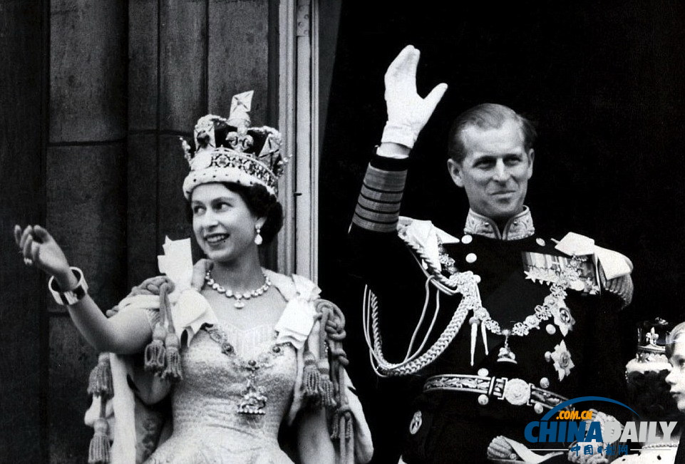英女王加冕60周年庆典低调举行 圣·爱德华王冠“重出江湖”