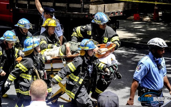 组图：美国费城楼房坍塌致6死14伤 声响如同大爆炸
