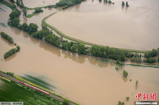 中欧洪水肆虐致16人死 多国成“水乡泽国”