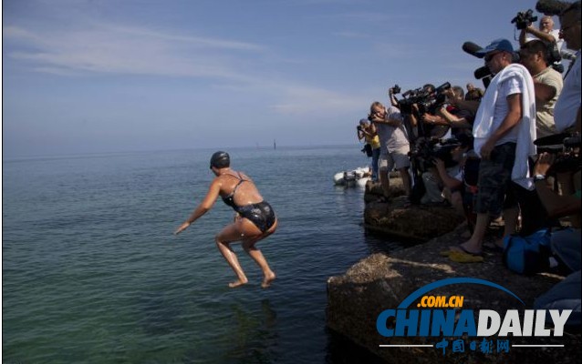 澳女子尝试从古巴游泳至美国 下水11小时被水母刺伤