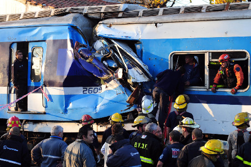 阿根廷首都火车相撞已致3人死亡