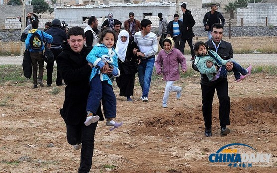 叙利亚难民踏上逃亡之旅 儿童“横尸路边”