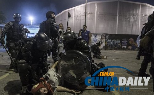 巴西抗议活动引多地暴力冲突 南部一少年被车撞死