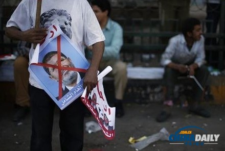 埃及示威者设定7月2日为总统穆尔西下台最后期限