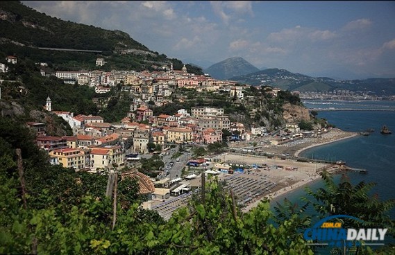 意大利沿海小镇沙滩外禁穿比基尼 违者最多罚500欧元