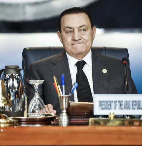 埃及前总统穆巴拉克再次出庭受审