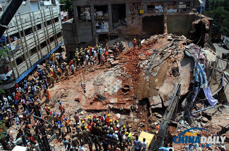 印度南部一旅馆倒塌至少6人死亡11人受伤（组图）