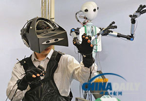 日本发明新型替身机器人 瞬时向操作者传递视听触觉