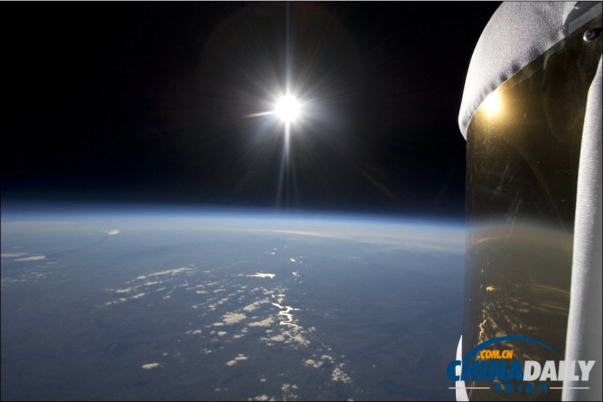组图：西班牙公司拟推乘热气球游太空服务 只需2.5万英镑