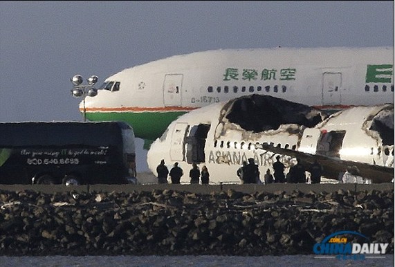 调查称韩亚航空未第一时间疏散乘客 或违反安全条例