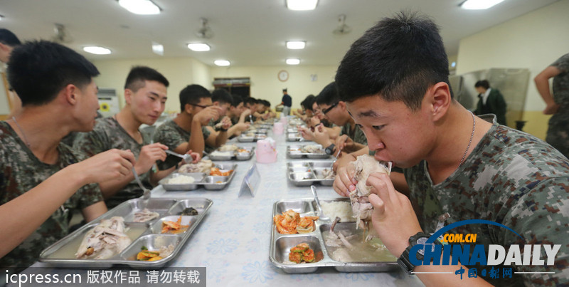 美味大补超幸福！韩国陆军训练食谱加入鲍鱼参鸡汤