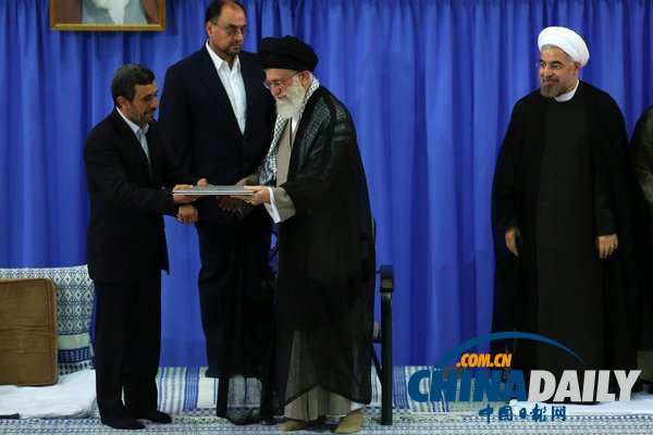 伊朗最高领袖哈梅内伊正式批准鲁哈尼就任总统