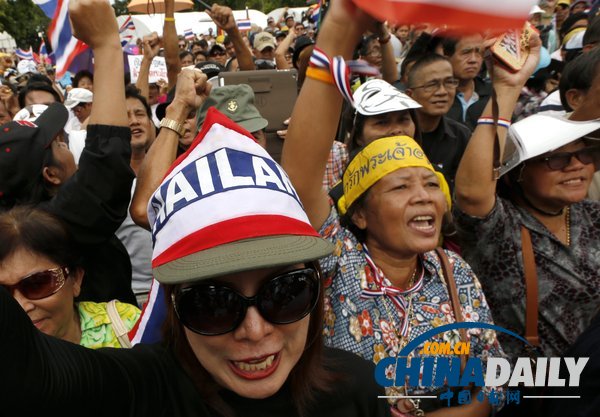 泰国再现反政府示威集会 数千人参加（组图）