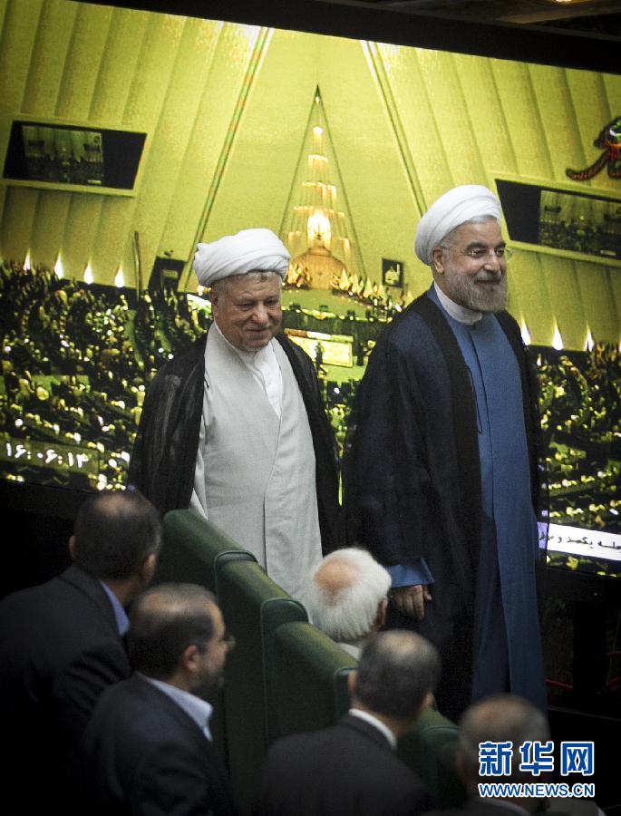 伊朗总统鲁哈尼宣誓就职 称愿对话解决同西方矛盾