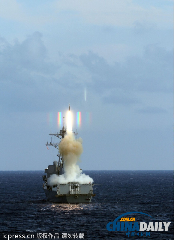 美军驱逐舰模拟拦截反舰导弹 保护航母安全（组图）