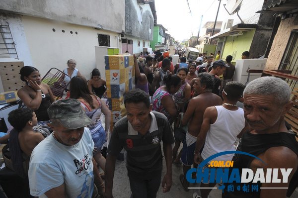 巴西累西腓社区发生火灾 超百户人家无家可归（图）