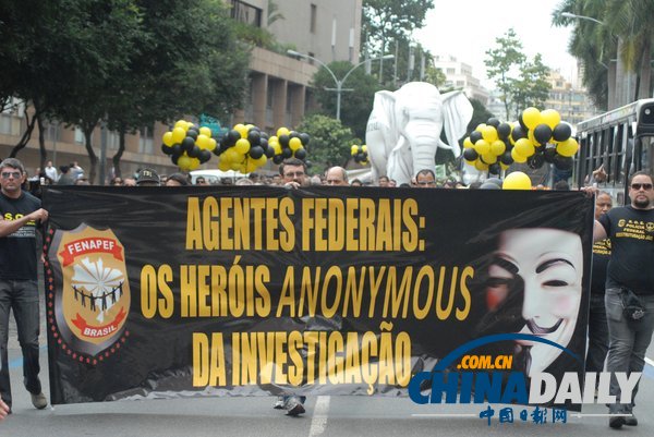 巴西联邦警察收入低 罢工游行要求涨工资（组图）