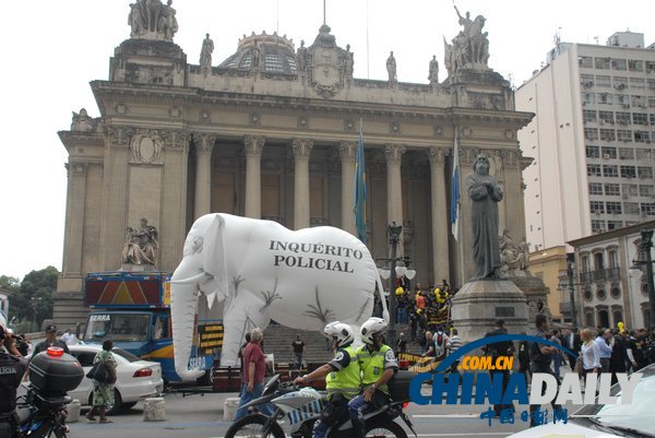 巴西联邦警察收入低 罢工游行要求涨工资(组图