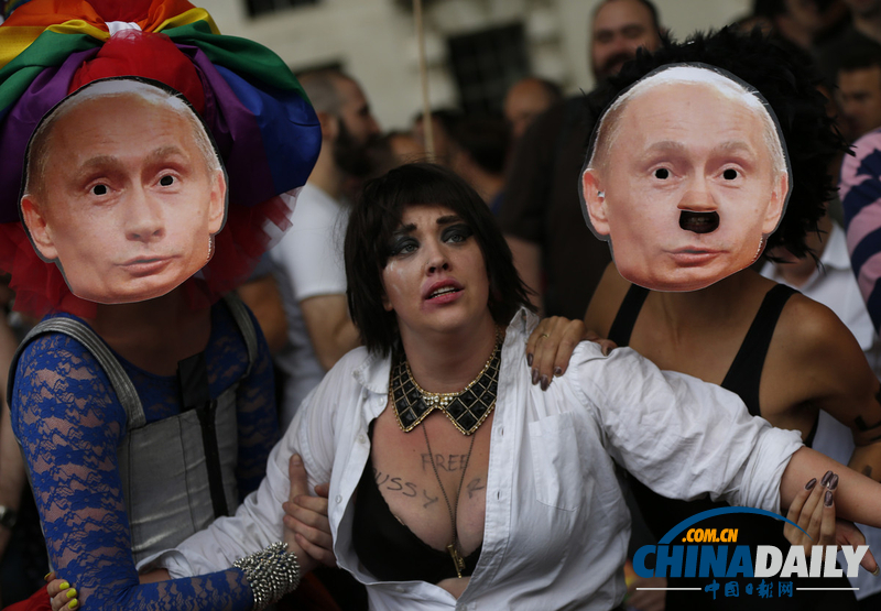 英国民众抗议俄反同性恋法 普京遭恶搞