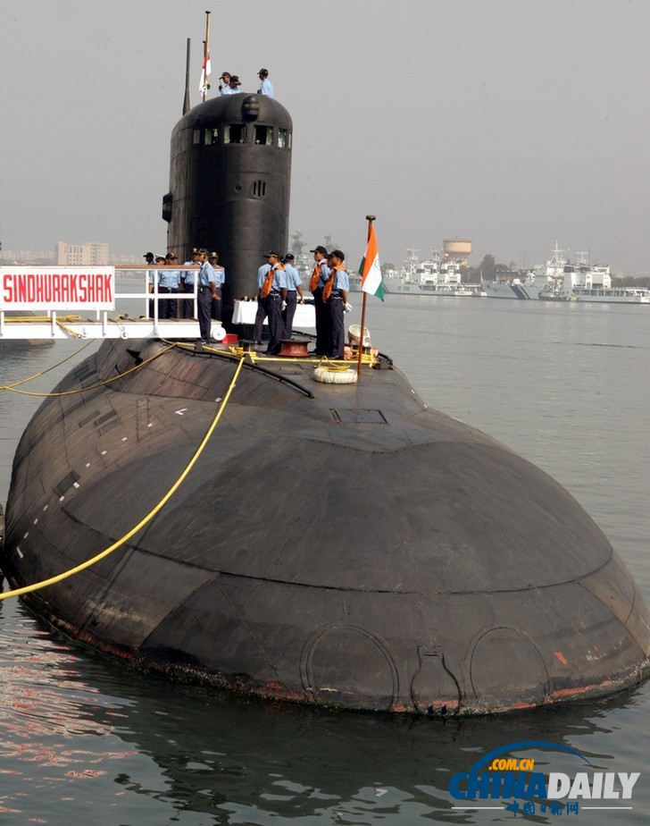 印度潜艇爆炸沉没 18人受困数人死亡
