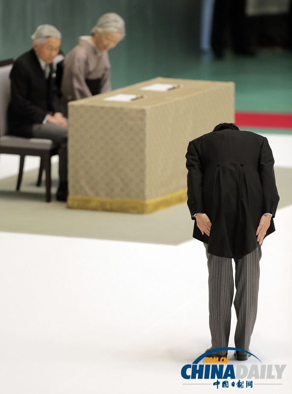 日本为二战殁者举行哀悼仪式 天皇夫妇出席（图）