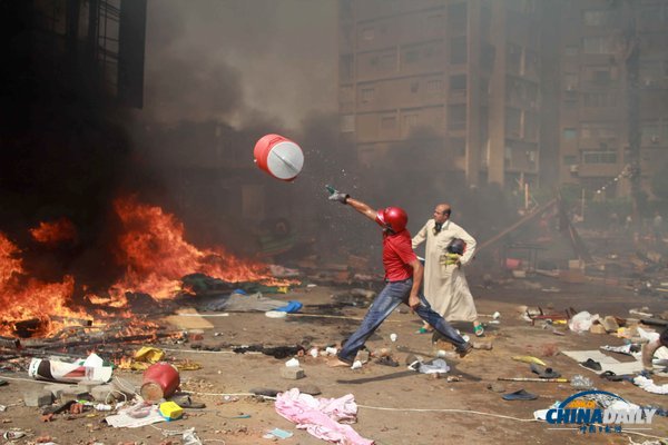 组图：埃及清场行动和各地冲突已造成278人死亡