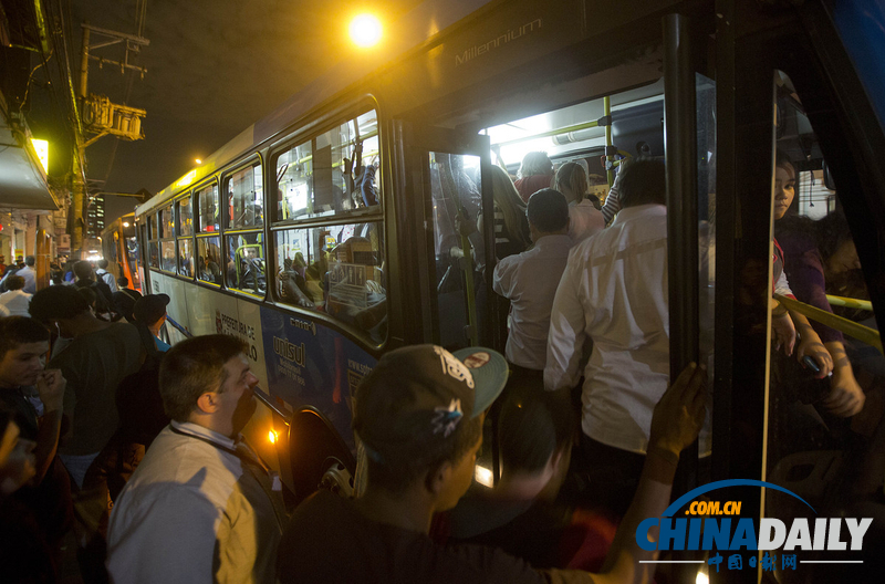 巴西圣保罗公交地铁拥挤不堪 跟北京有一拼（图）