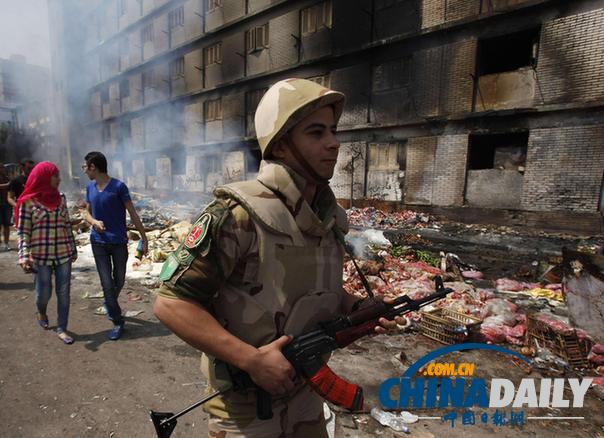 枪口对内：埃及政府授权安全部队向示威者开火