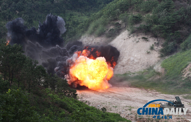 美韩军演于朝鲜边境开火 模拟越境攻击（高清组图）