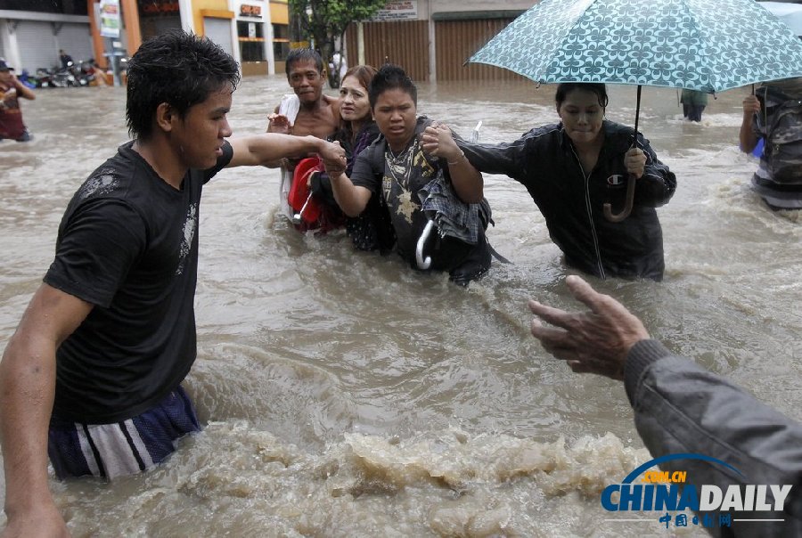 菲律宾暴雨成灾 已致2人死亡多人失踪（组图）